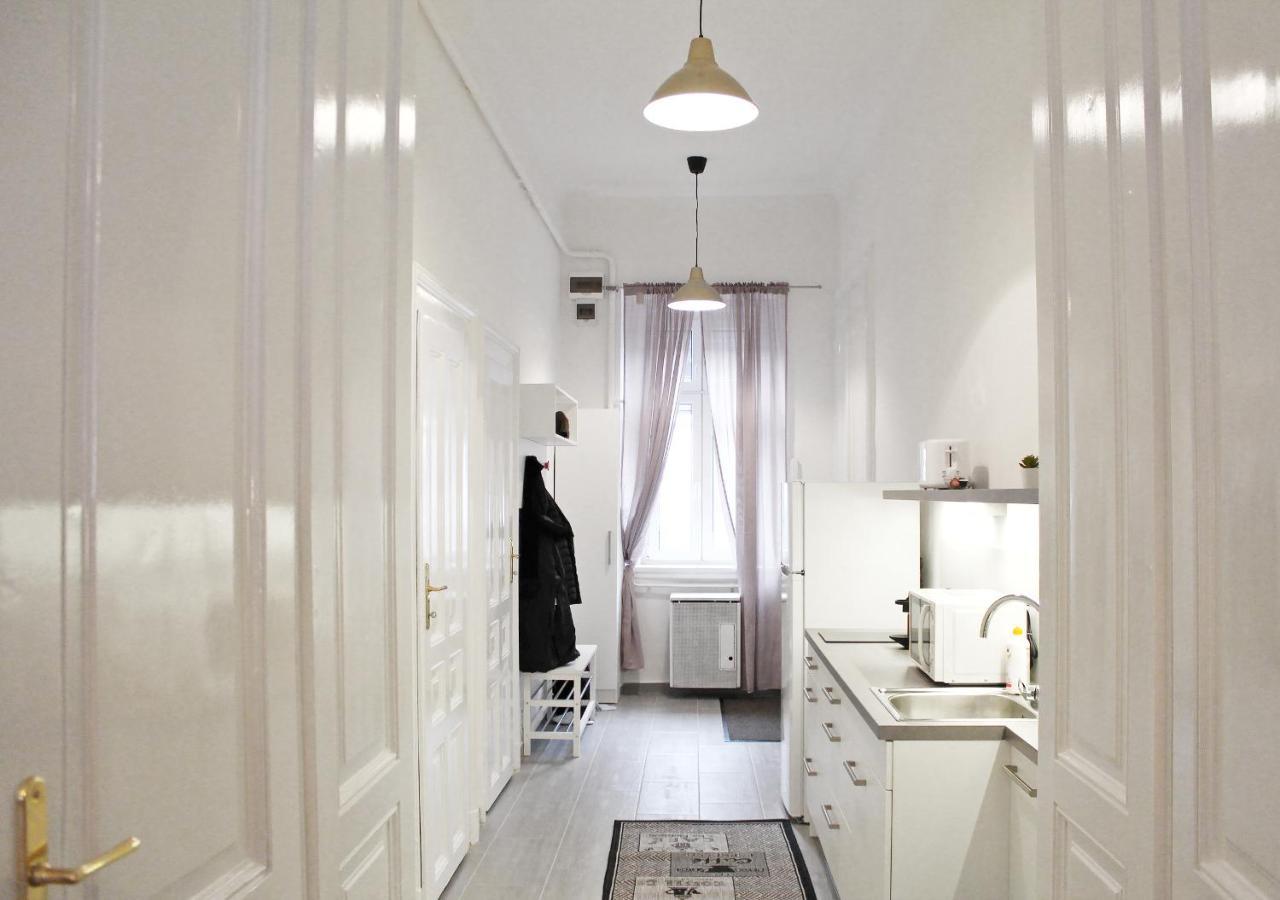 Luxury New Apartment With Gallery At Dob Street Nearby Gozsdu Court Budapest Exterior photo