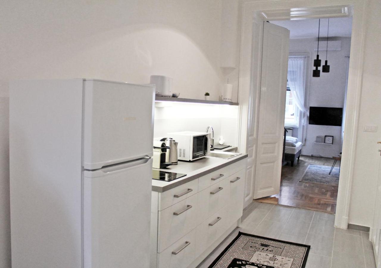 Luxury New Apartment With Gallery At Dob Street Nearby Gozsdu Court Budapest Exterior photo
